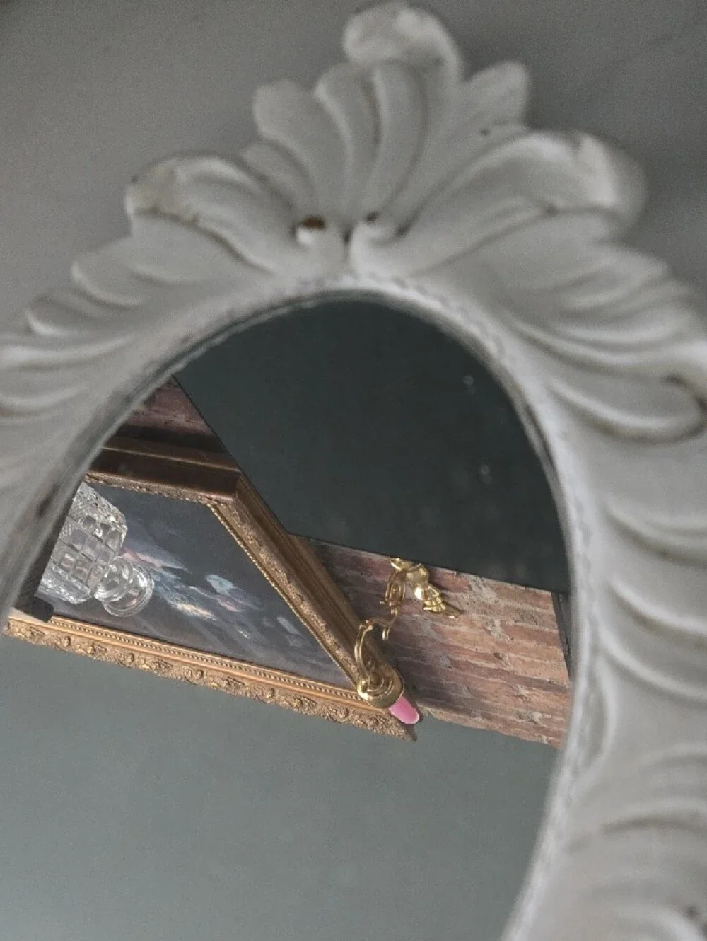 Source Unknown White Decorative Hand Mirror Wall Accent No Bundling
